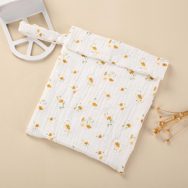 European and American Popular Multifunctional Mommy Bag: Outdoor Diaper, Baby Bottle, and Stroller Organizer.