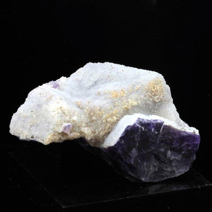 Pierres et Minéraux. Quartz, Fluorite. 396.5 ct. Pont des Bouyges, Corrèze, France.