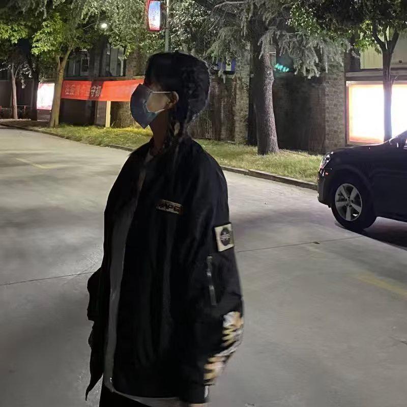 Retro-Baseballuniformen und Pilotenjacken – Trendige Herbst- und Wintermäntel für Damen und Herren