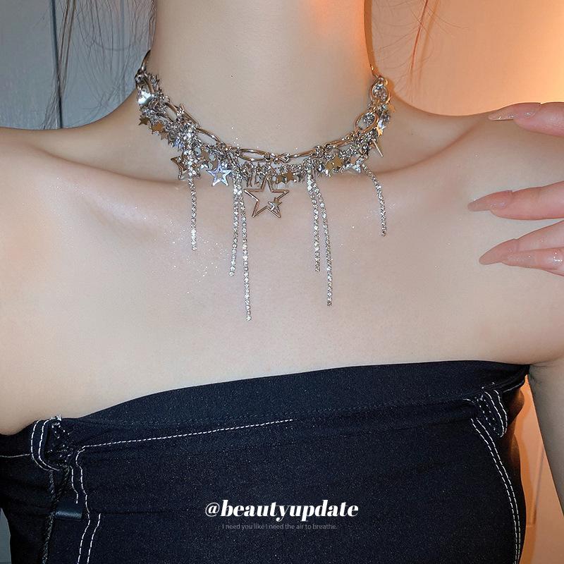 Rhinestone Star Tassel Necklace: Elegant European-American Clavicle Chain with Sequin Cutout for a Versatile, Luxurious, Sweet and Cool Style.