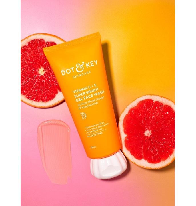 Vitamin C+E Super Bright Gel Facewash with Blood Orange & Niacinamide - 100ml 100 ml