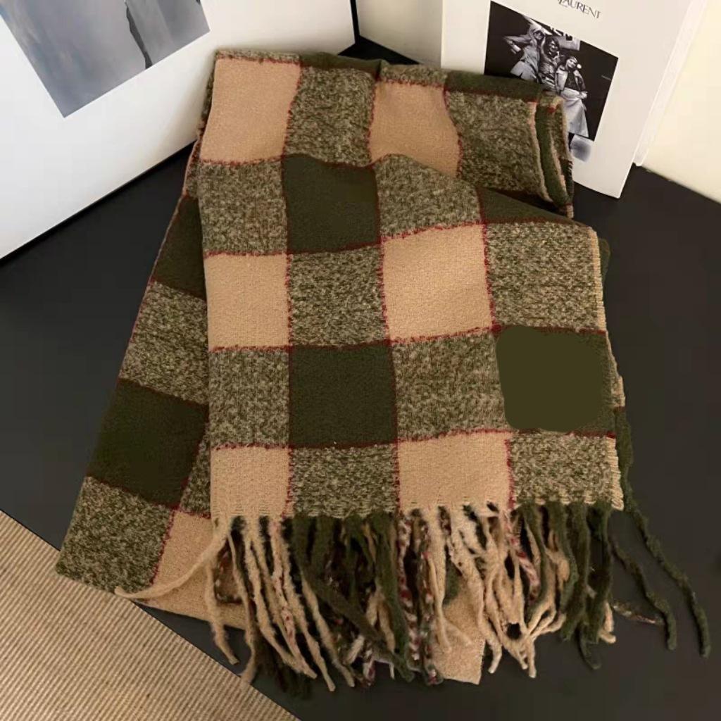 

Универсальный шарф зимний для пожилых новый клетчатый парный теплый утолщенный студенческий платок-шаль для мужчин и женщин 180cm*65cm 230g темно-зеленого