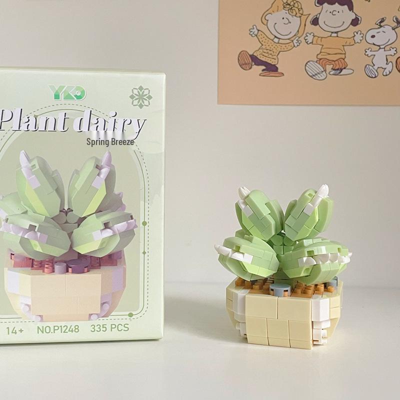 Diamond Horse Flower Block Set: Handmade Eternal Bouquet, Compatible with Lego. Creative Desktop Ornament and Ideal Gift for Girls.