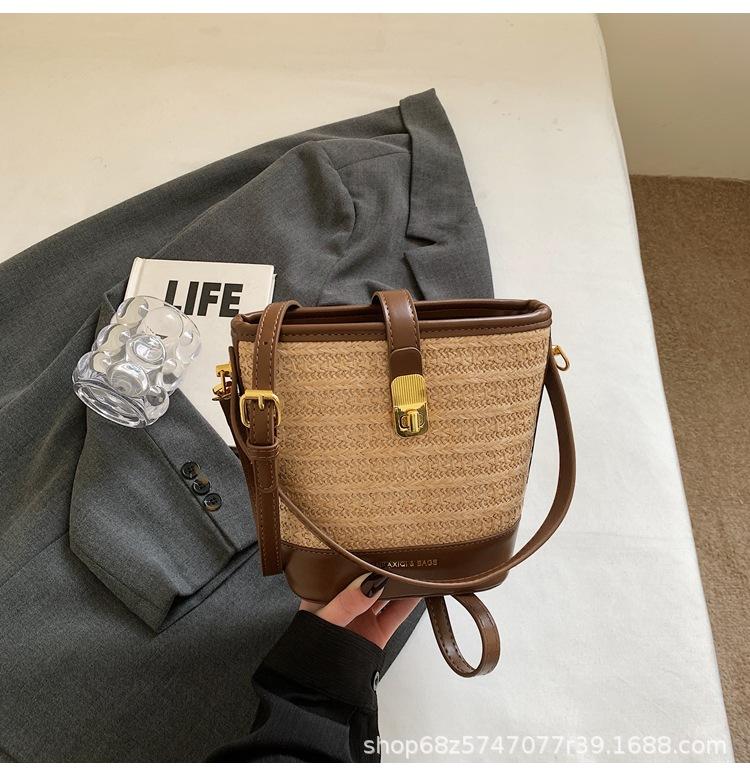 

New textured straw bag, hand-woven women s bag, bucket beach bag, contrast simple casual one-shoulder crossbody bag хаки