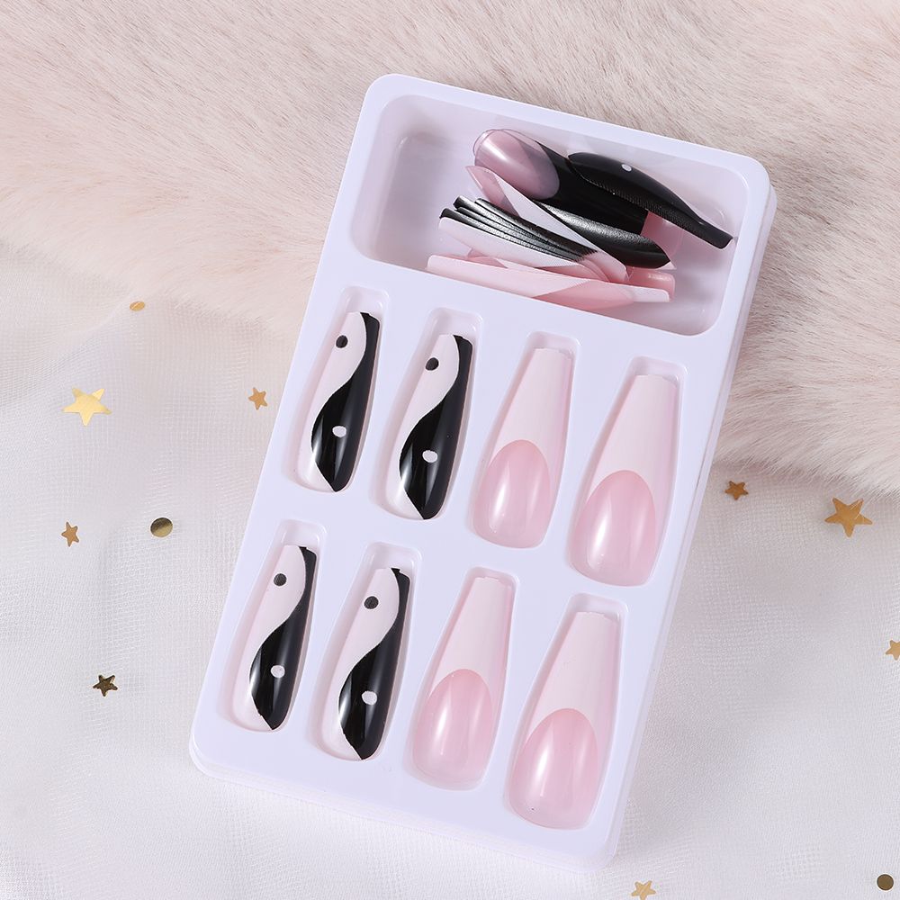 Nepnagels Ballerina Lang Kistvorm Wit en Zwart Gemengde Kleuren Nepnageltips met Taichi Ontwerp