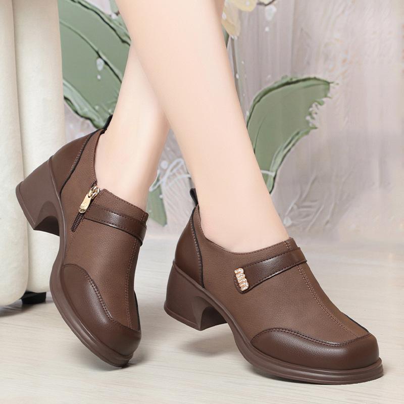 Retro Braune Lederschuhe für Damen Frühling und Herbst Damenschuhe Weiches Leder Weiche Sohle Dicker Absatz Einzelne Schuhe Bequeme Schuhe im Westernstil