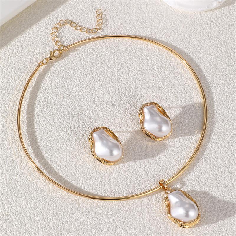 Punk Geometric Necklace And Ear Stud Set For Women With Electroplated Zinc Alloy Jewelry