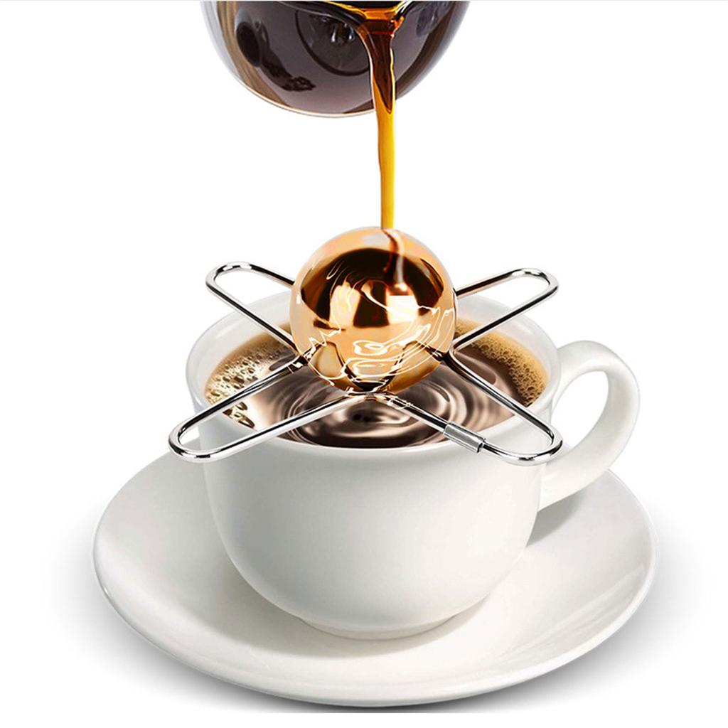 Iskulor i stål för svalkande uppfriskning Kylande iskula med hållare Puck med ställ Isbollar för smakrika klunkar