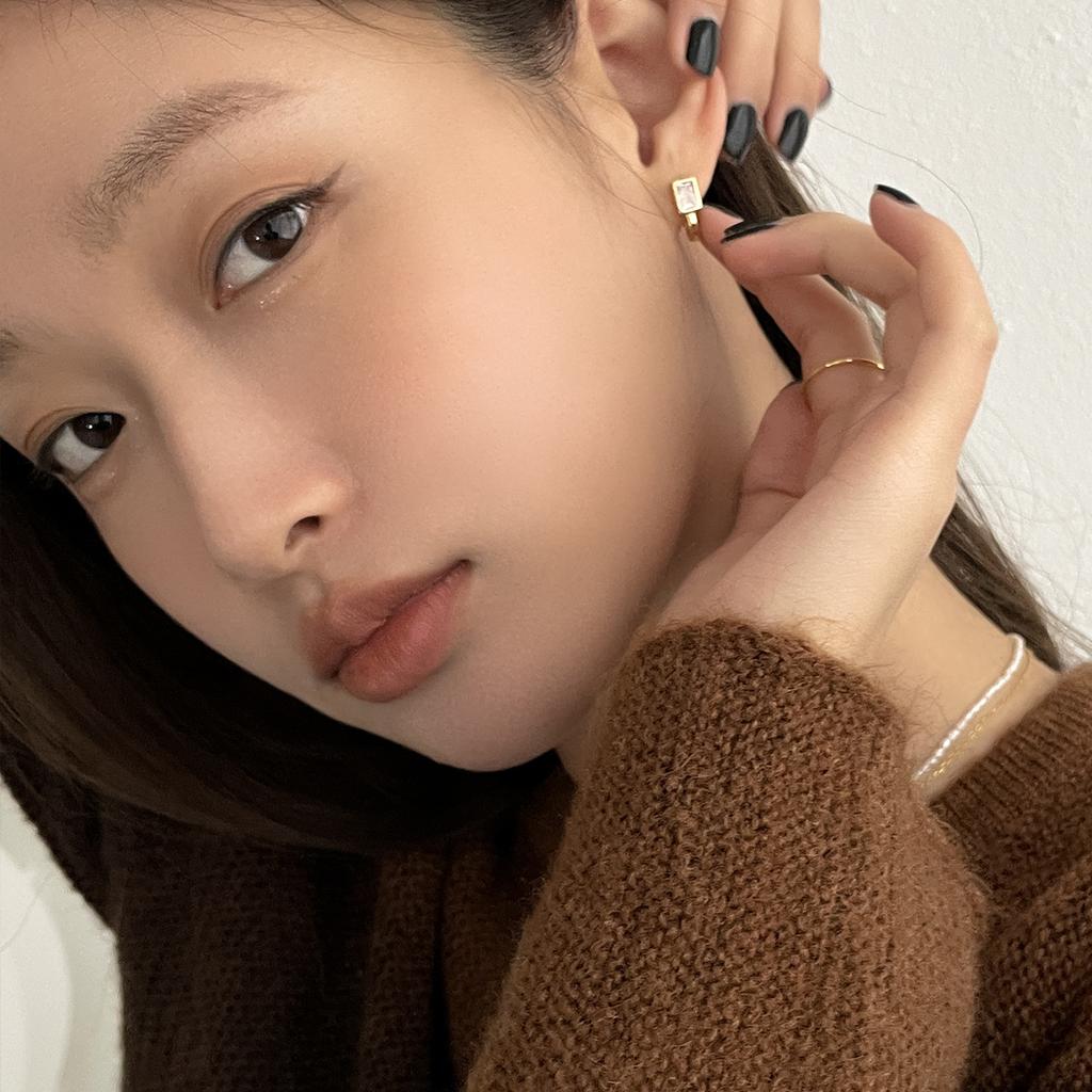 Sugar cube zircon U-shaped ear buckle simple high-end fashion earrings women's ins style versatile silver needle earrings fashion