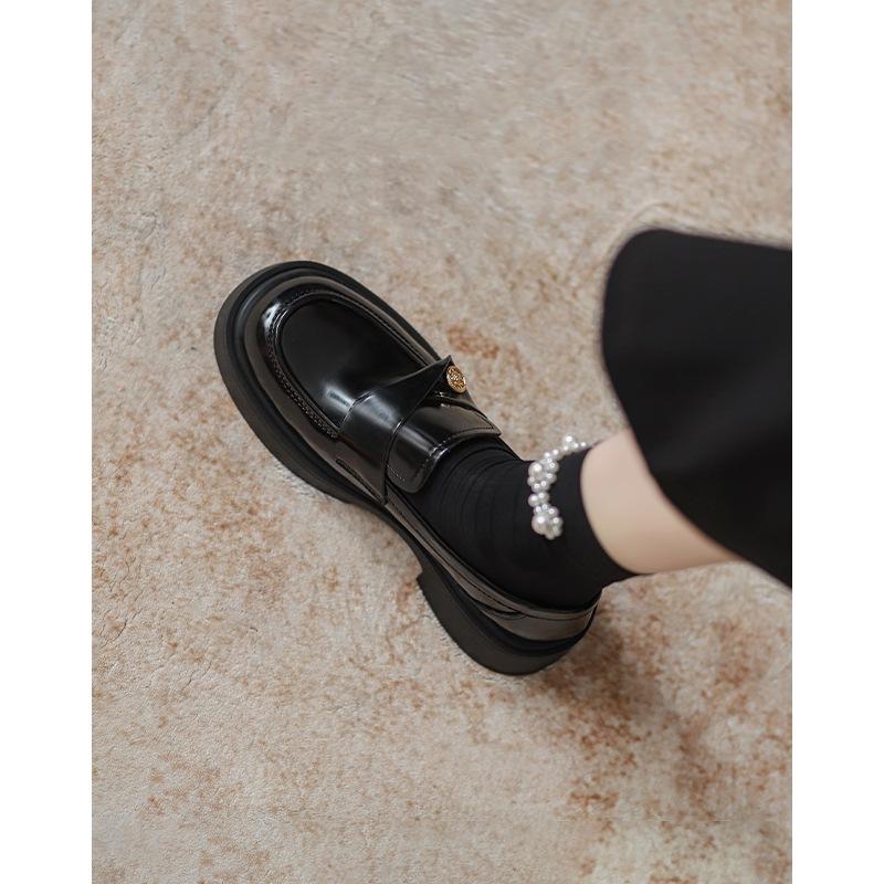 

Ziyan женские лоферы на мягкой подошве 2024 весна и осень новая обувь на одном педале с маленькой золотой монеткой на толстой подошве маленькие кожаные туфли в британском стиле 40