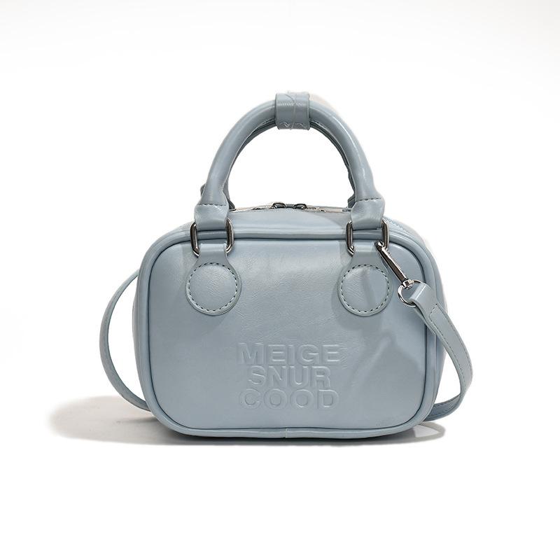 2025 ilkbahar yeni kadın üst düzey doku basit moda küçük çanta kadın çok yönlü omuz askılı postacı çantası küçük kare çanta