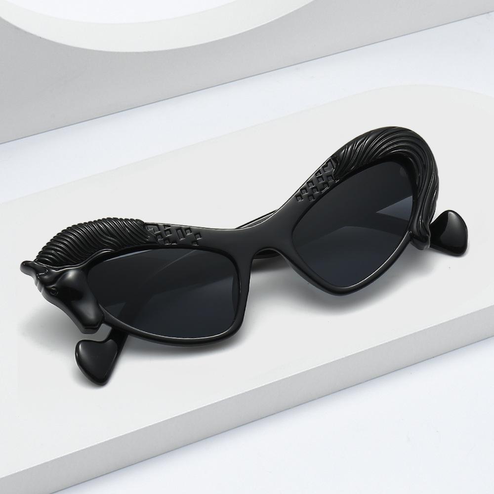 New Brand Designer Flying Horse Frame Sunglasses Women For Men Trendy Cat Eye Sun Glasses Vintage Luxury Punk Hip Hop Shades