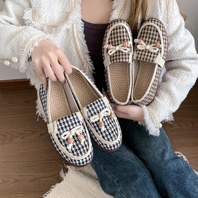 Fashion Flat Canvas Woman Footwear Shoes for Women Loafers Slip on Chic Point Hot and Low Price Urban Cotton Fashion Casual