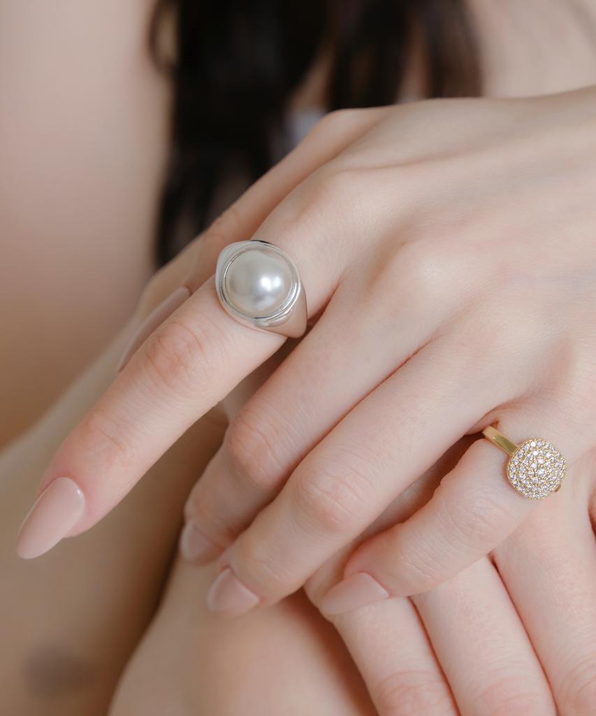 Reve Pearl Gomaru Ring
