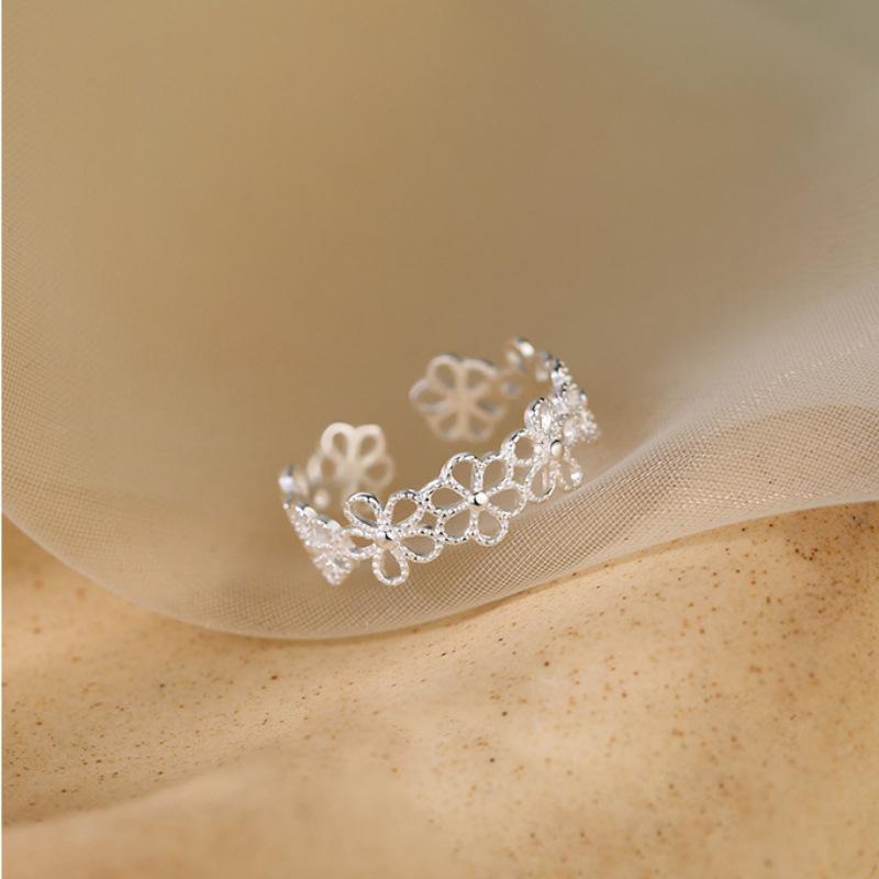 

Floral Simple Ring for Women, Open Style Finger Ring, Light Luxury and Niche Design, Index Finger Ring with Tail.