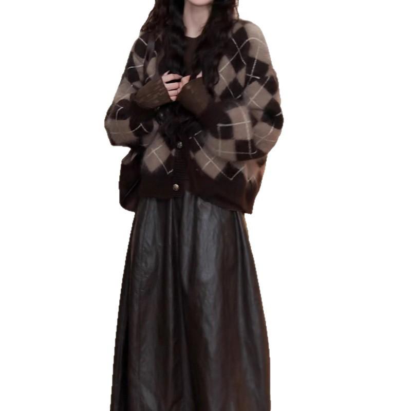 Retro High-End Women’s Contrast Diamond Knit Cardigan - Autumn/Winter Sweater