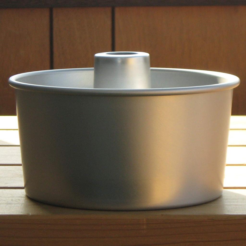 Shimotori Manufacturing Chiffon Cake Mold 18cm Aluminum Made In Japan C-062