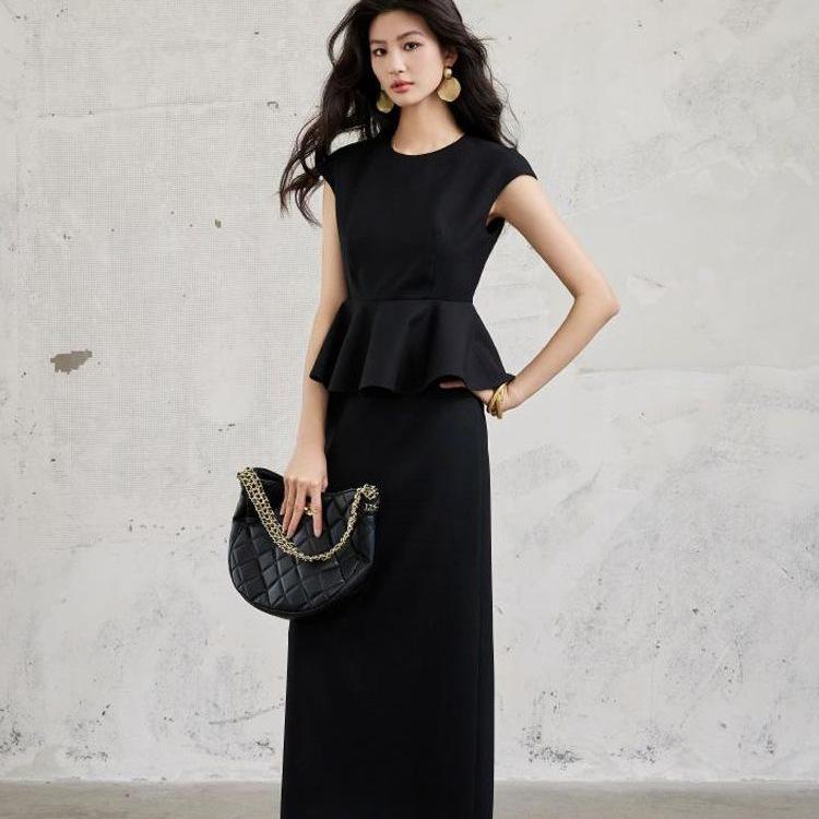Hepburn-Style Elegant Women's Sleeveless Top & Skirt Set for Summer 2026