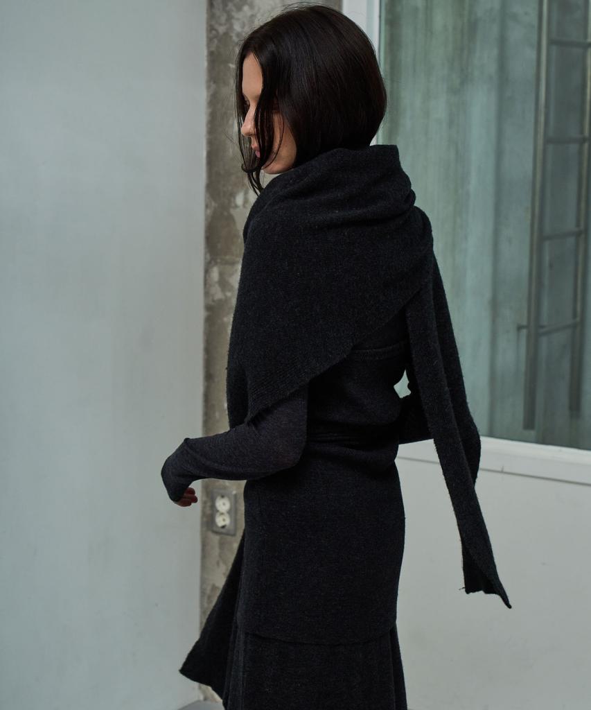 GRIDAJ Wool Blend Vest-Type Scarf