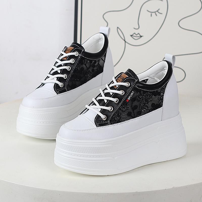 

Модные 12 см Повседневные дышащие вулканизированные клиновидные кроссовки на массивной платформе из натуральной кожи Весенние Белые Летняя мода Осенняя обувь на платформе 34 чёрный