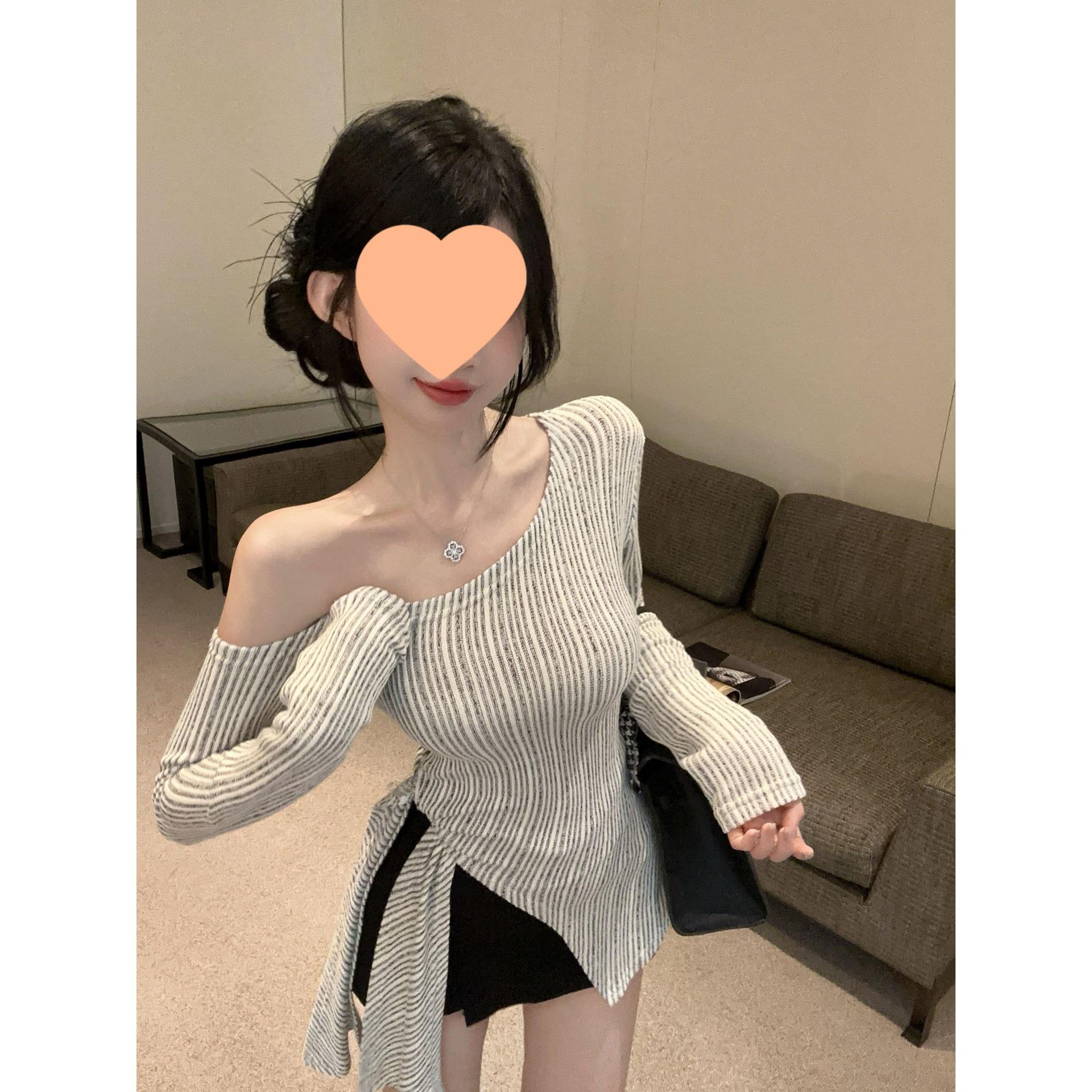 

Asymmetrical One-Shoulder Knit Top – Autumn Korean Style with Vertical Texture and Lace-Up Design L білий