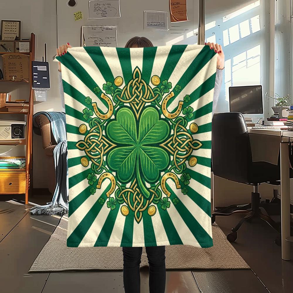 1Pc Leaf Clover Print Flannel Blanket, High Quality Comfortable for All Seasons, Home Decor, Warmth and Comfort, Perfect for Christmas Gifts W58