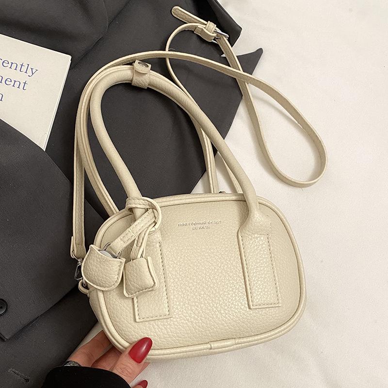 This Year's Popular Simple Lychee Pattern Texture Underarm Small Bag Female Korean Versatile Niche Design Commuter Messenger Bag