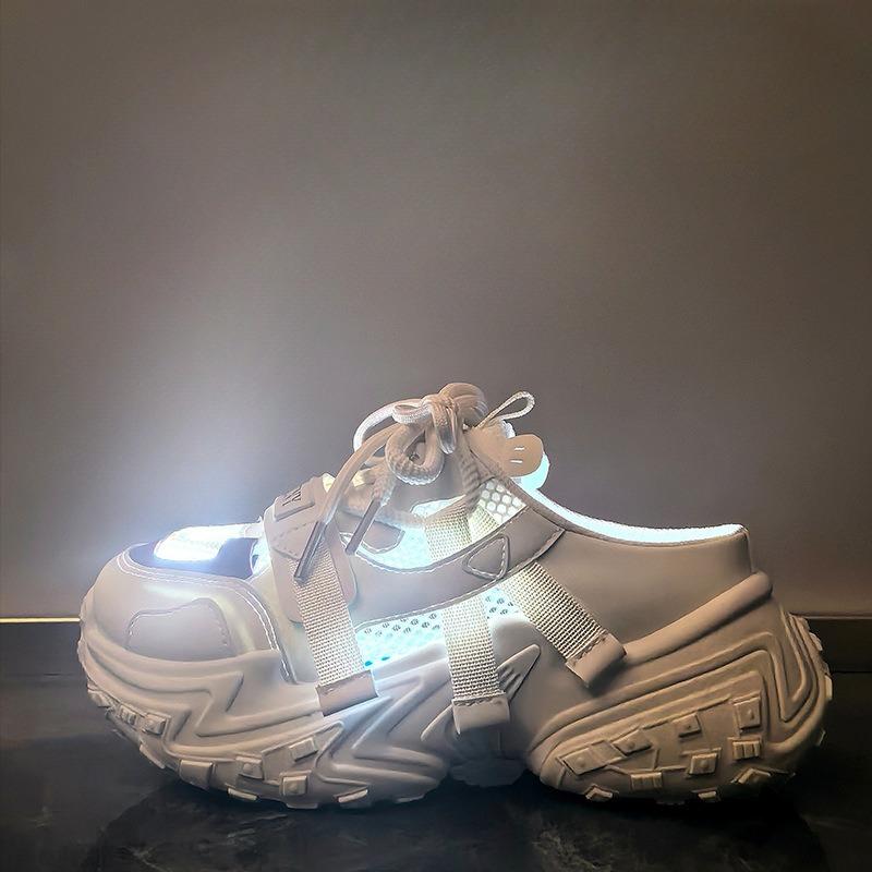 The New Semi-pallet Dad Shoes for Students Are Casual Breathable and Height-increasing