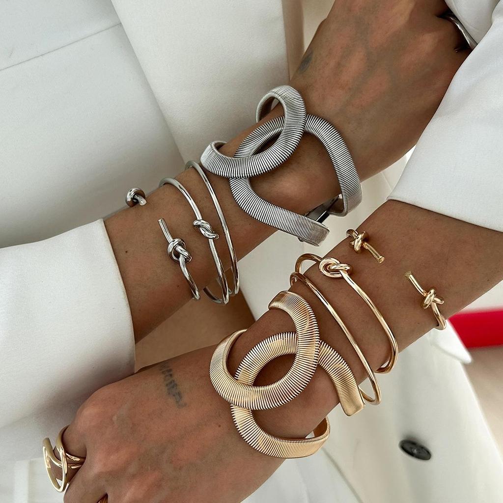 Geometric Hollow Metal Knot Open Bracelet - Fashionable Women's Commuter Style