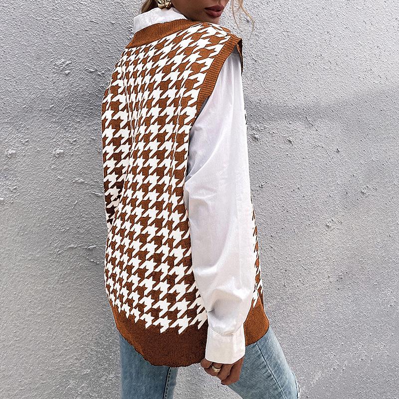 A New Loose V-neck Knitted Vest for Women In Early Autumn