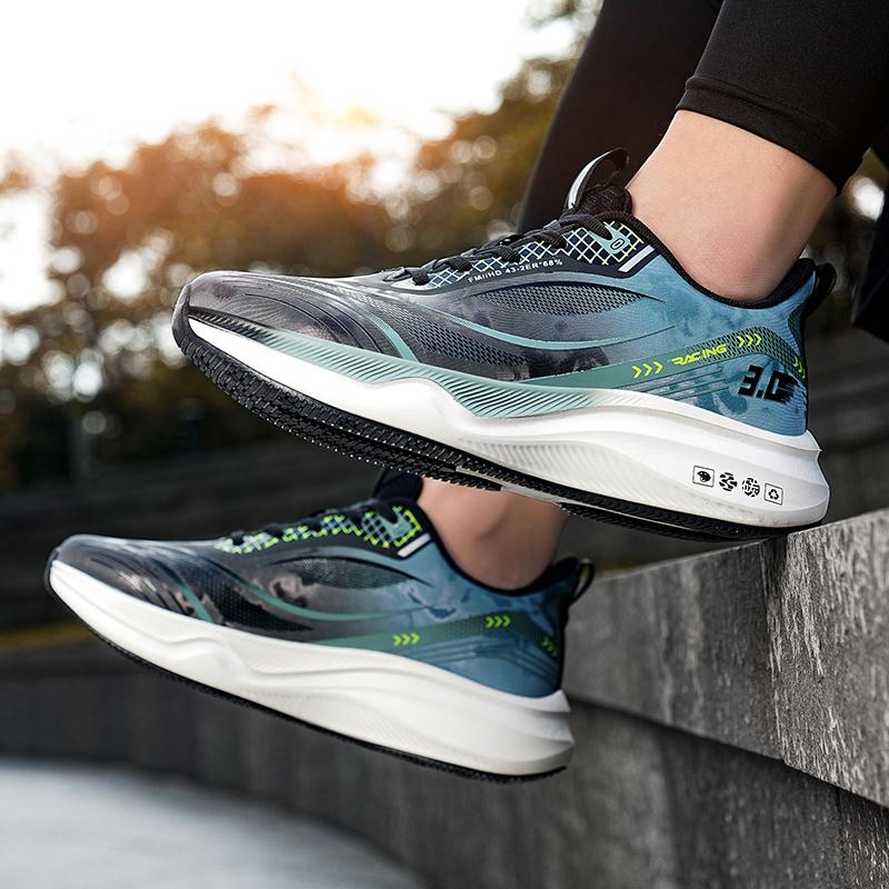 Outdoor Running Shoes Men Thick-Soled Wear-Resistant Casual Shoes Men Comfortable Breathable Lace-Up Sports Shoes Men