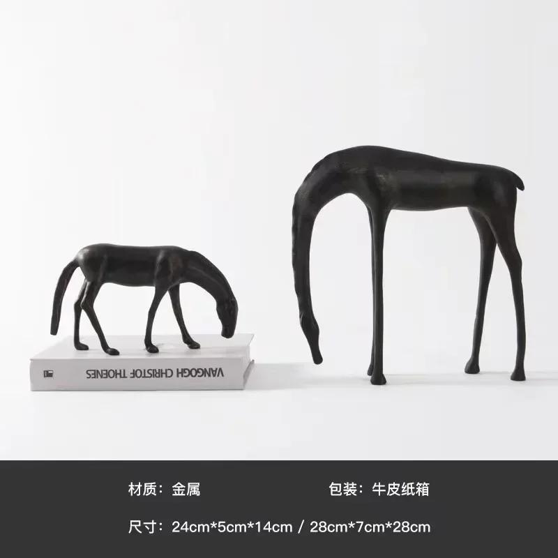 Retro Horse Metal Sculpture Crafts Abstract Artwork Statue Ornaments Desk Decoration Steed Furnishings Vintage Home Decor