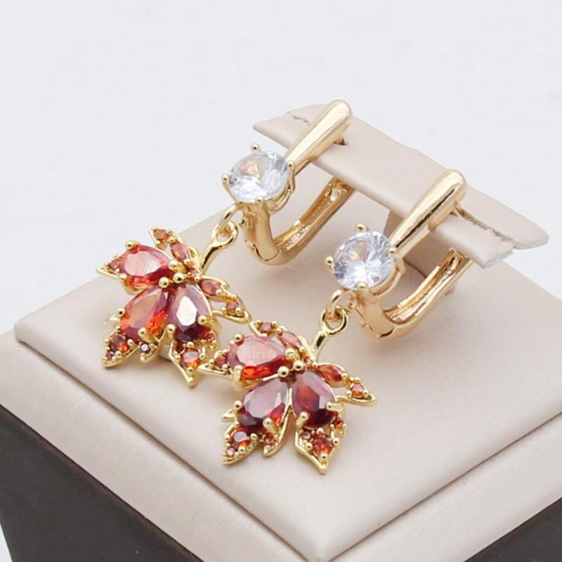 Luxurious Red Zircon Maple Leaf Drop Earrings for Women Fashion Gold Color Earring INS Jewelry Party Accessories