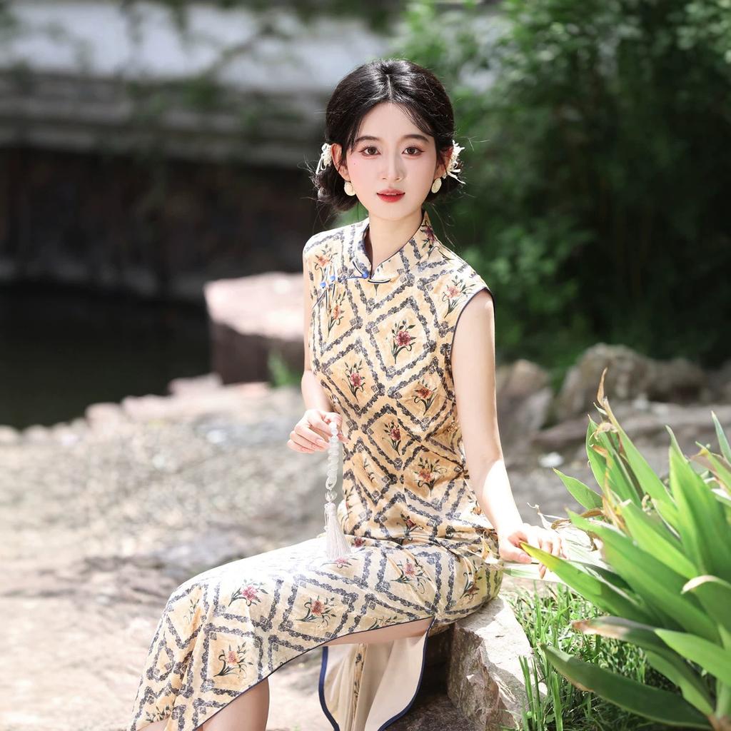 1011 summer new velvet cheongsam national style thin retro slim long sleeveless wedding dress