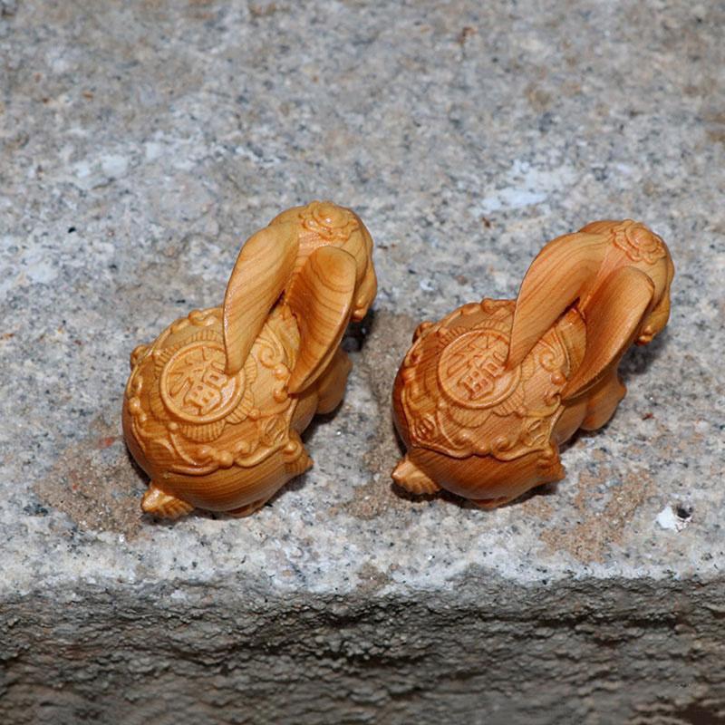 Wood Carving Easter Rabbit Ornaments Rabbit Figurine Cute Bunny Ornament Home Office Desktop Decor Car Decoration Party Gift