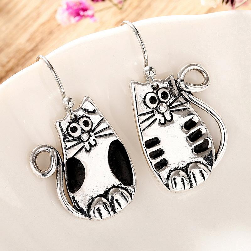 European and American cute animal earrings, retro oil cat earrings, fashion and creative funny accessories women