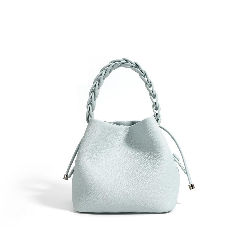 

Calfskin leather messenger bag women s bucket bag commuter office worker niche high-end sense new women s handbag