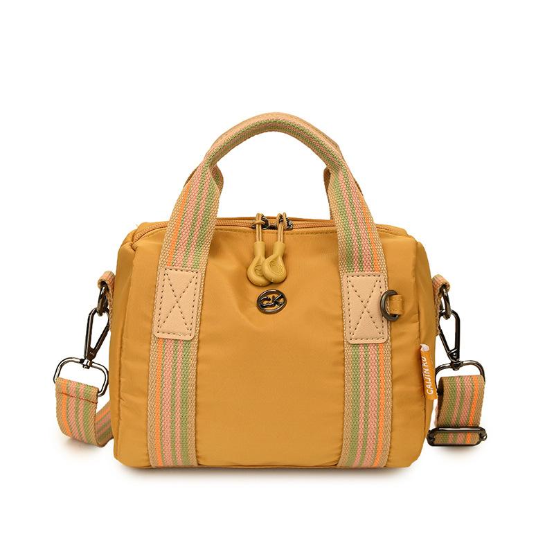2025 fashion trend personalized shoulder messenger bag casual simple new bag autumn and winter women's small square bag