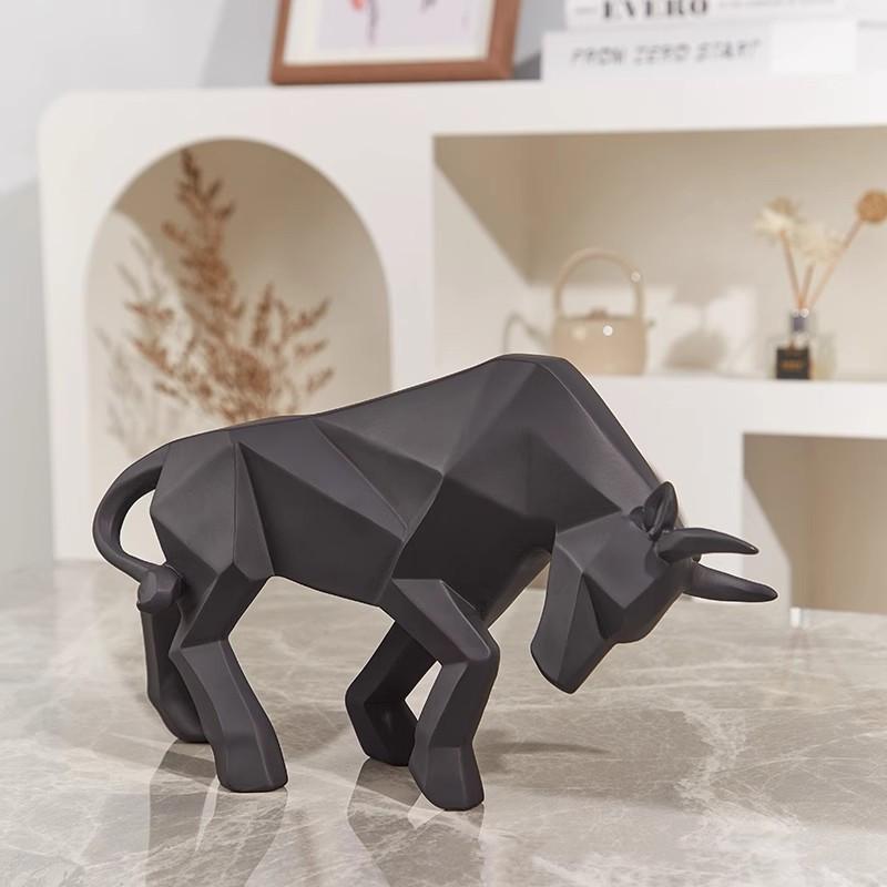 Geometric Resin Cow Statue, Animal Sculpture, Home Decoration, Lucky Cow Statue, Living Room Entrance, Office Desktop Decoration