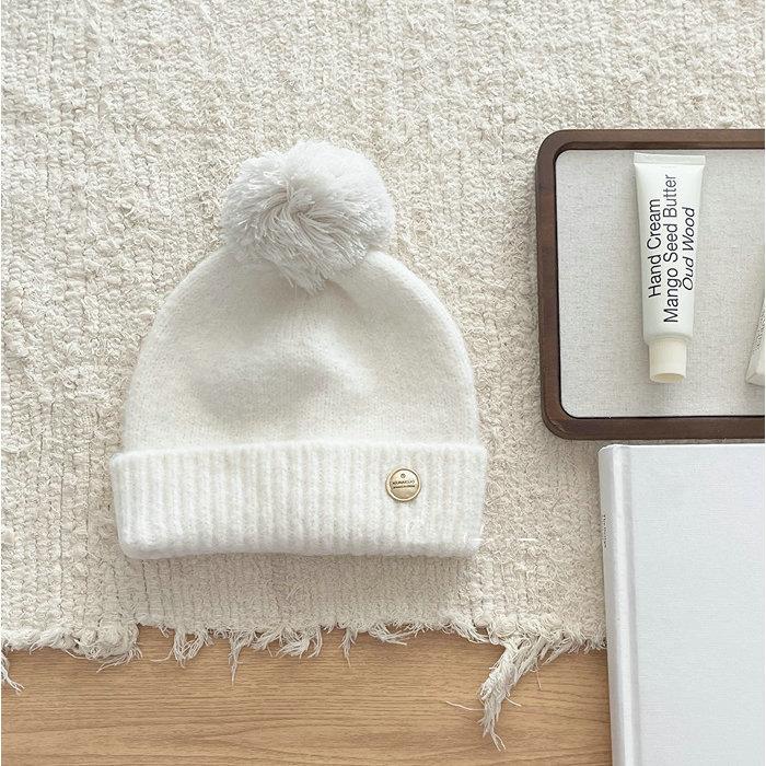 

Winter new hairball knitted hat women s face small versatile casual wool hat warm ear protection cold hat M（56-58cm） белый