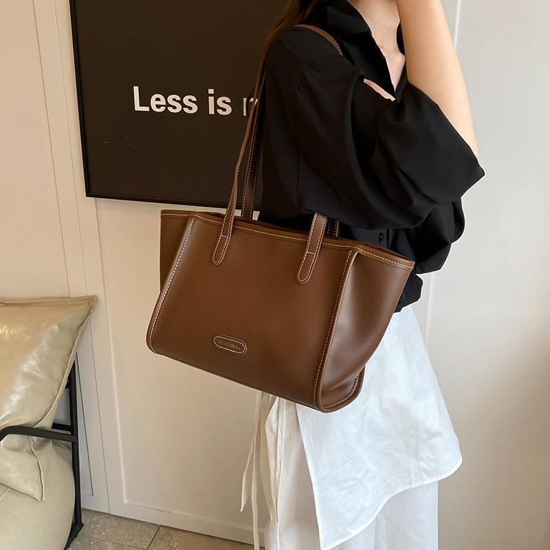Large-capacity commuter bag women's 2025 new trendy fashion simple tote bag high-end retro shoulder bag
