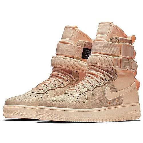 

Женские Nike Wmns SF Air Force 1 Orange Pulse 857872-800 EU 36.5 багровый/оранжевый