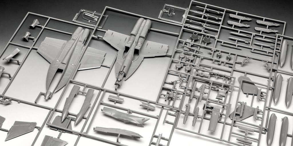 Revell scale US Navy Super Hornet Jolly Rogers plastic model model number molded in color 1/72 F/A18F kit, 03834,