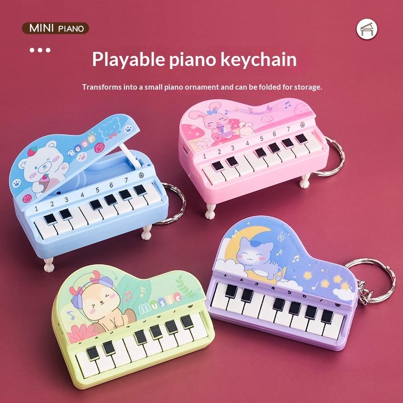 Mini Desktop Piano Keychain Cute Music Game Machine Innovative Study Toy for Kids Bag Accessories