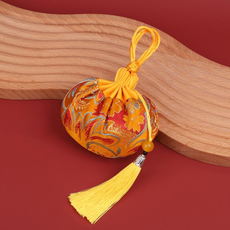 Scented Sachet: Hanging Cotton Linen Bag with Traditional Chinese Medicine Aroma for Bedroom
