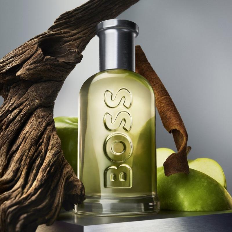 Hugo Boss Acqua di Toilette in Flacone 5ml‑0.16oz Mini Uomo Profumo Legnoso‑Fruttato, Portatile formato da Viaggio Lunga Durata Fragranza Maschile Cosmetico