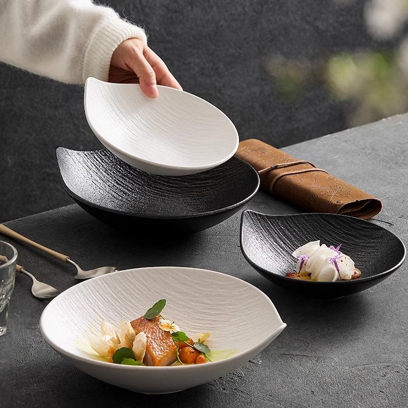 Enkel och prisvärd keramik djup tallrik tallrik specialformad grötskål hushållsfruktfat restaurang hotelltallrik