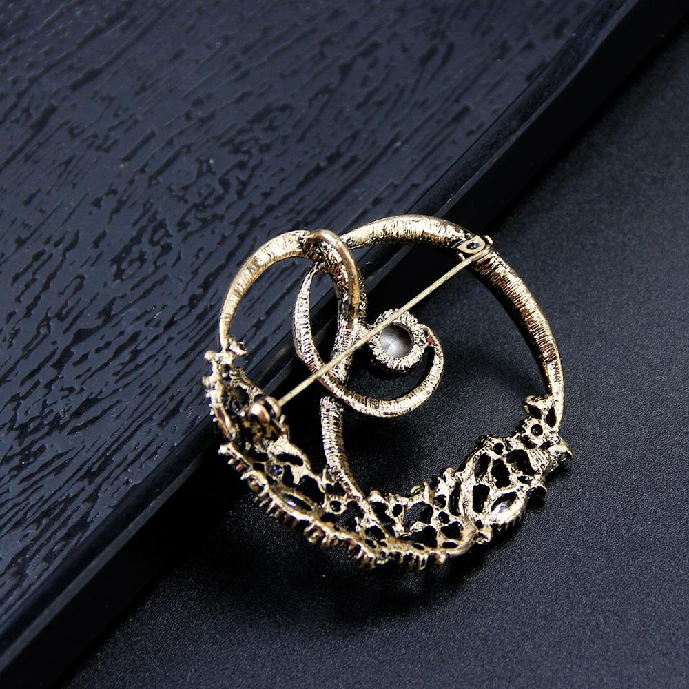 Elegante graue Kristall-Damenbrosche, antikes Goldfarben-Design, böhmischer ethnischer Party-Schmuck, Geschenk 2023