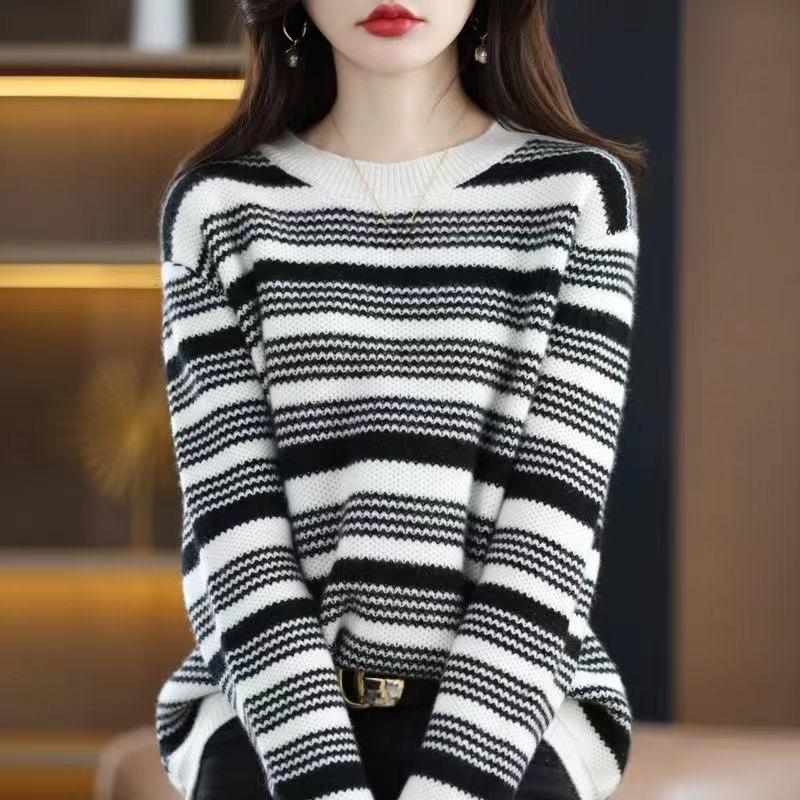 Elegant Round-neck Knitted Sweater for Women Contrasting Color Striped Sweater for Women Loose Long-sleeved Pullover for Autumn and Winter