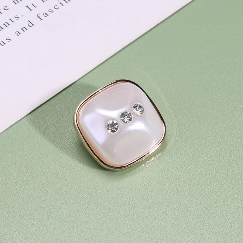 

Перламутровая пуговица с ромбовидной квадратной овальной пуговицей для одежды, декоративная пуговица, аксессуары для женского пальто, свитера, пуговица из металла 3 #[Square] * 26L = 16.0 MM * Polygon